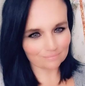 Meet your Posher, Cora